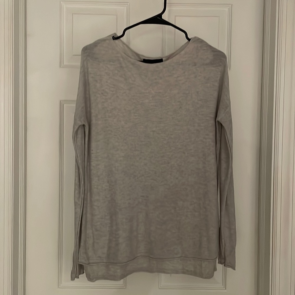 Light weight sweater